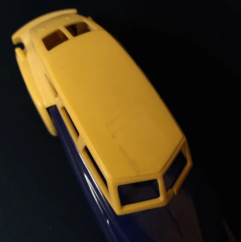 Lot of 2 Vintage Avon Car After Shave Bottles Empty - Picture 2 of 6